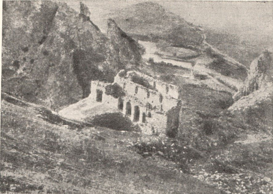 Fig. 12. Basilica on the citadel of Sérvia