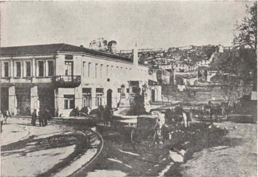 Fig. 196. Thessalonica. The fountain wilh the upper city behind