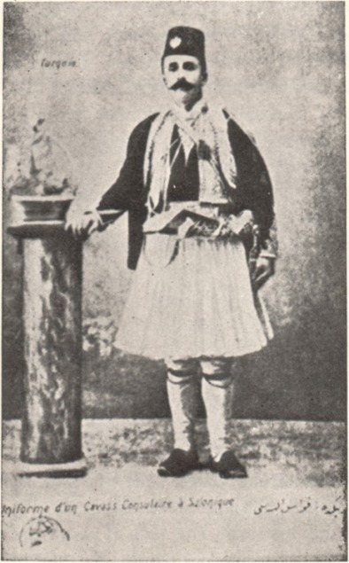 Fig. 215. Uniform of a Kavas of the European consulates, around íhe end of the 19th century