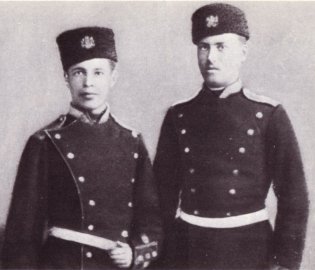 Gotsé Delchev (right) as a cadet in the Sofia Military School, with Gotse Imov