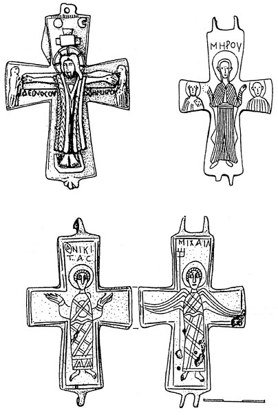 Сл. 153. Струмица, крстови-реликвијари, од 10.—11. век (во Народниот музеј, Белград; по Г. Вујовиќ — Марјановиќ)