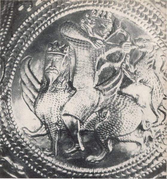 Съкровище от Над сент Миклош. Медалион с релефно изображение върху кана 2